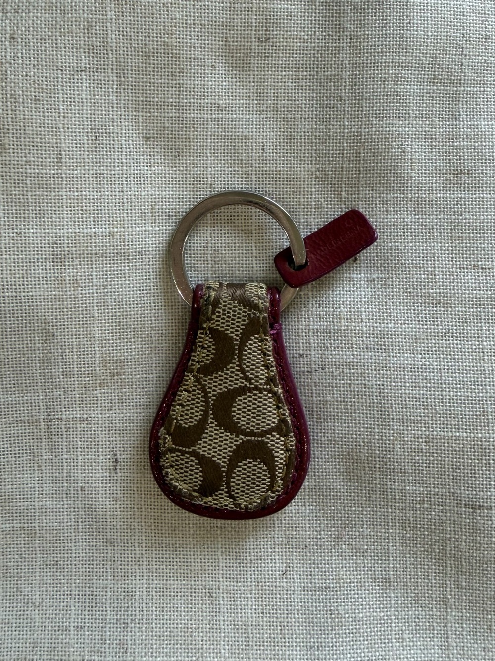 Coach Vintage Plum Burgundy Signature C Jacquard Teardrop Key Fob - Picture 2 of 3